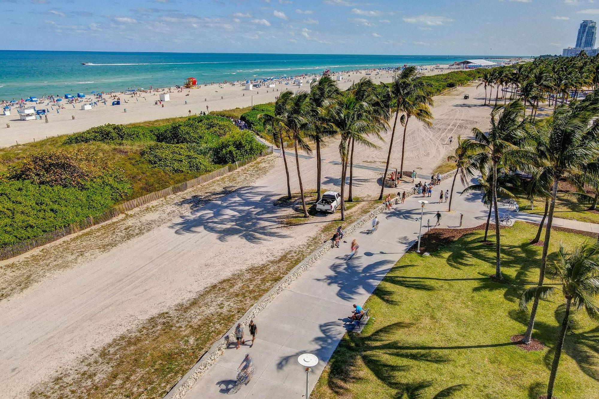 Chic Large Studio Apt Near Ocean Drive South Beach Маями Бийч Екстериор снимка