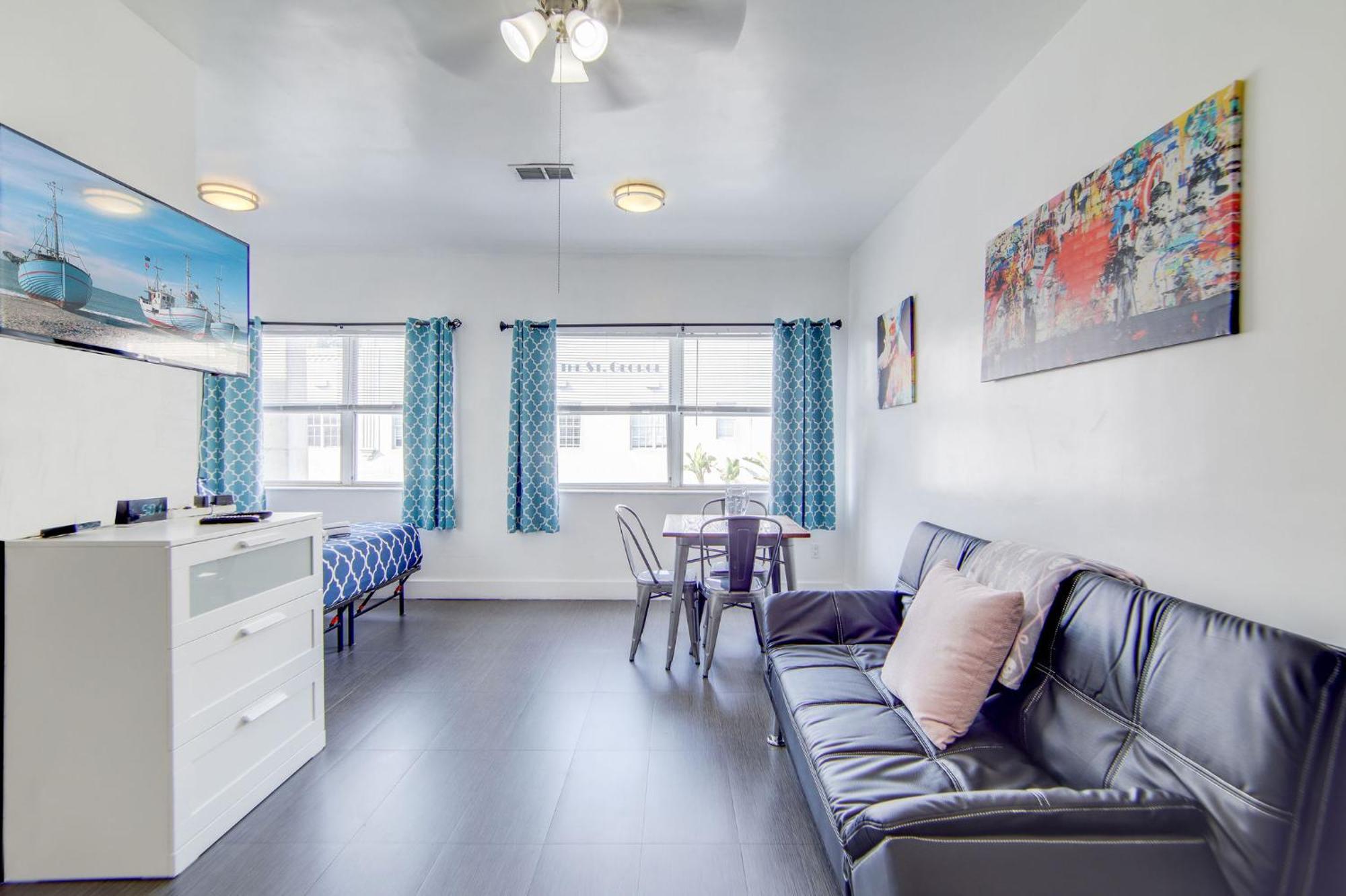 Chic Large Studio Apt Near Ocean Drive South Beach Маями Бийч Екстериор снимка