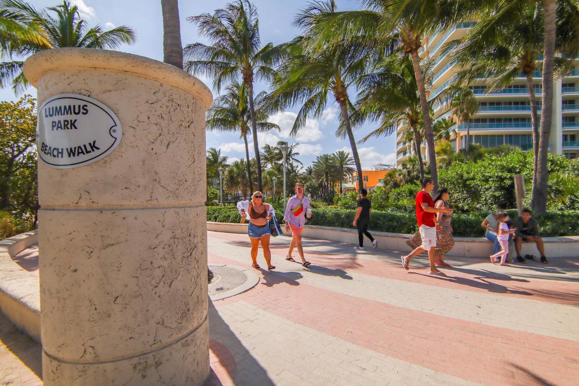 Chic Large Studio Apt Near Ocean Drive South Beach Маями Бийч Екстериор снимка